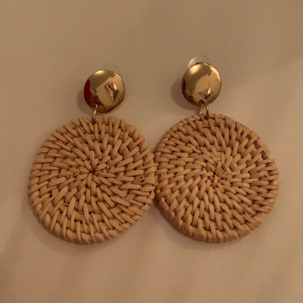 New rattan circle earring with gold circle detail